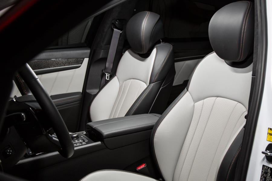 Интерьер Genesis G80 Sport 2017 года  (NA) (фото 29 из 94)